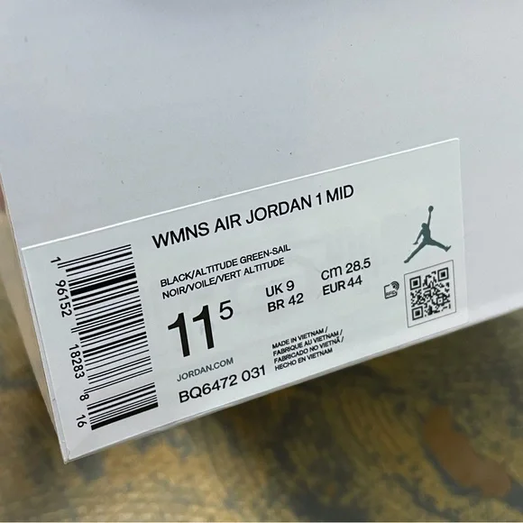 Air Jordan 1 Mid Retro Altitude Green BQ6472-031 WMNS Black - Picture 11 of 11